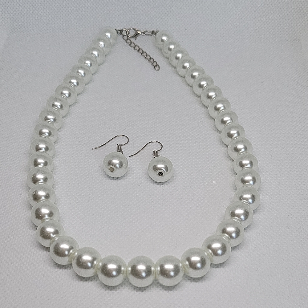 Classic White Pearl Necklace and Earring Set